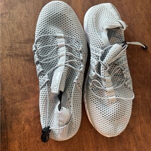 Women's Gray Sneakers. Swim shoes.   (GT)